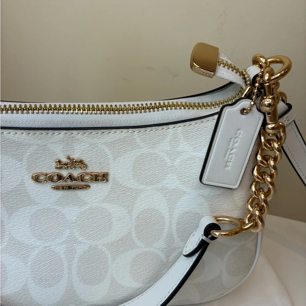 Coach White Teri Shoulder Bag in Signature Canvas - Picture 2 of 12